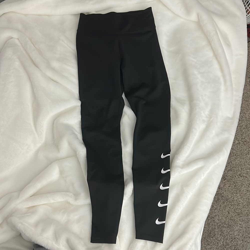 Womens nike legging, buttery soft.